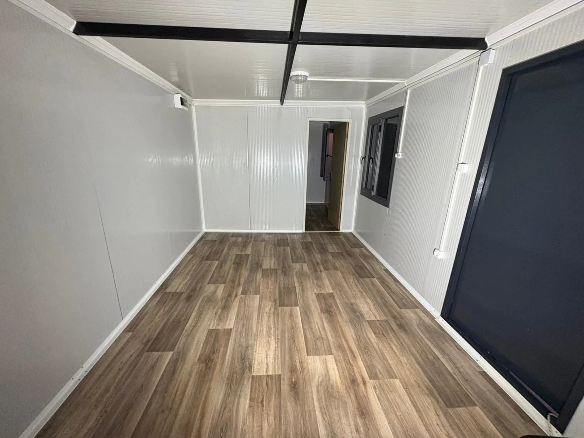 konteyner ofis ev iç koridor ve geçiş alanı