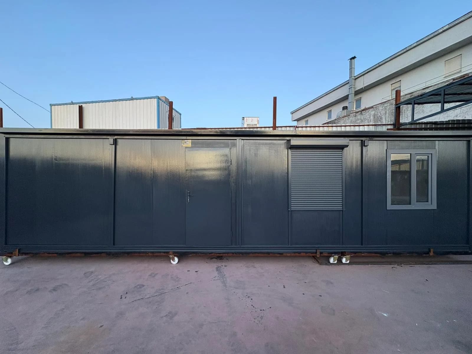10x3m 30m² Tek Eğim Çatılı Premium Konteyner Ofis Projesi thumbnail 13