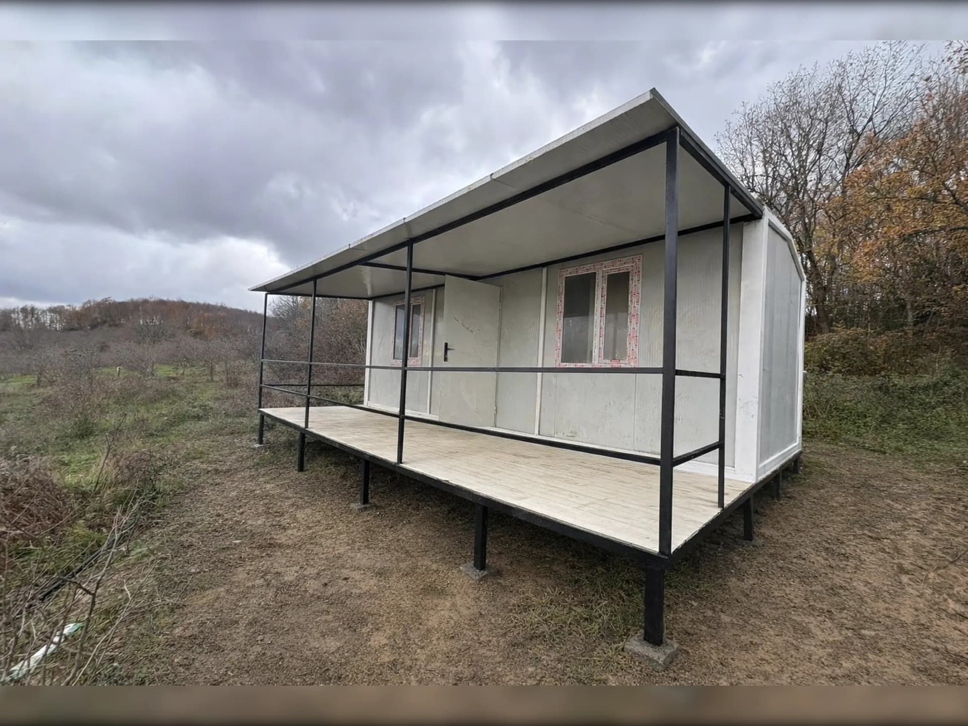 21 m2 prefabrik ev veranda beyaz model – modern tek katlı küçük ev dış görünüm