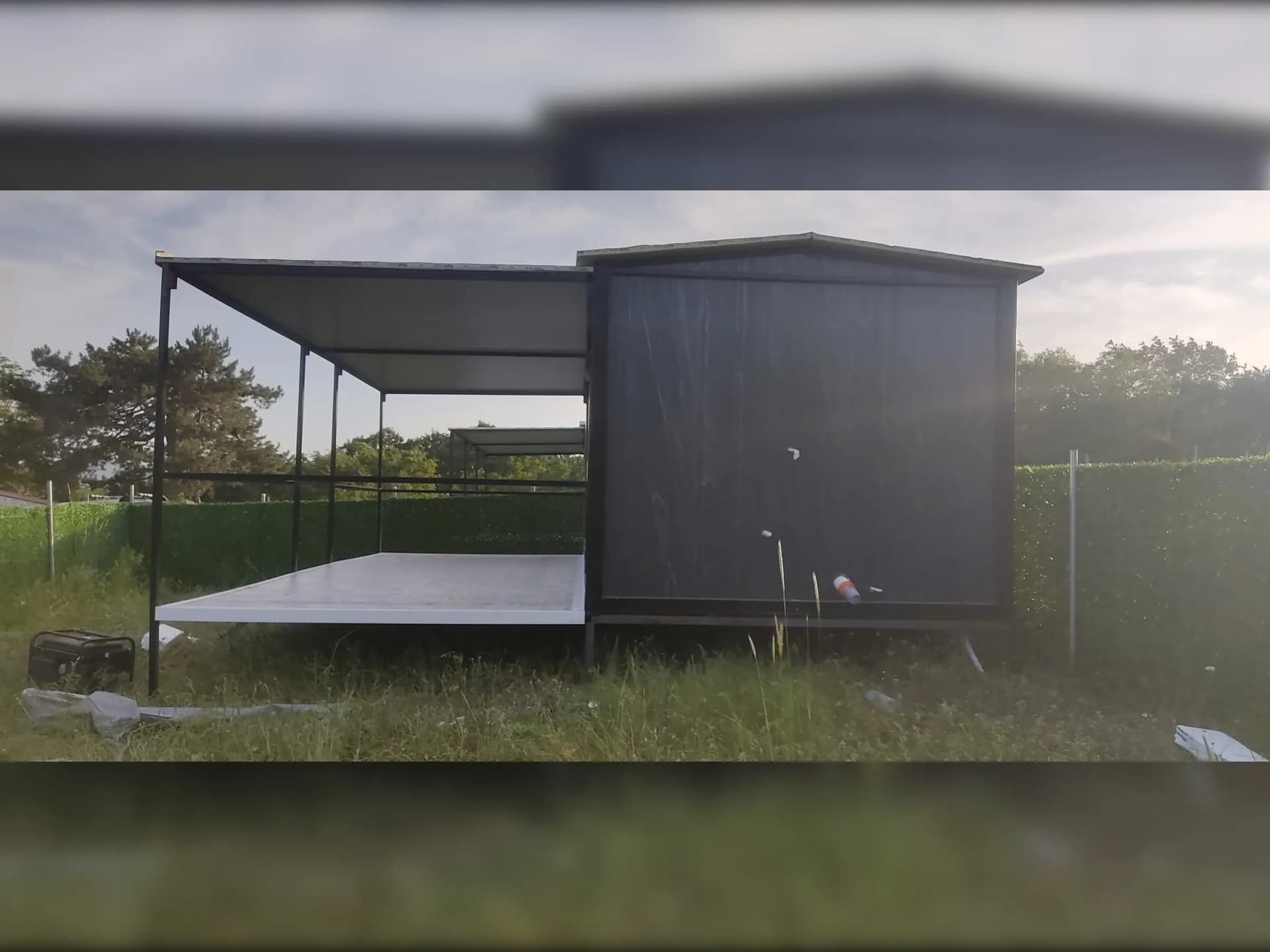 21m2 konteyner ev 18m2 veranda gri taş desen yan görünüm modern tasarım