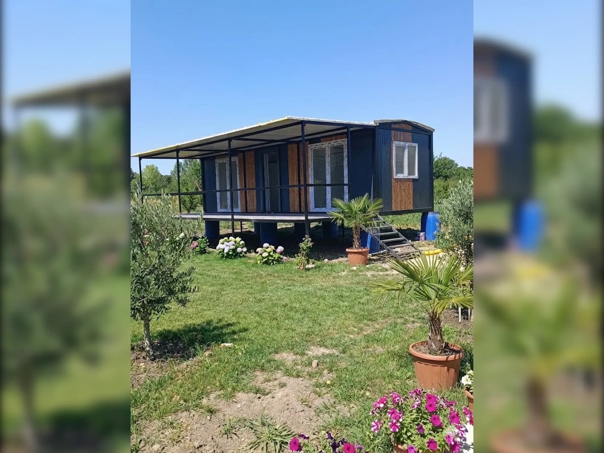 24m2 konteyner ev 20m2 veranda açık ahşap kaplama bahçeli görünüm