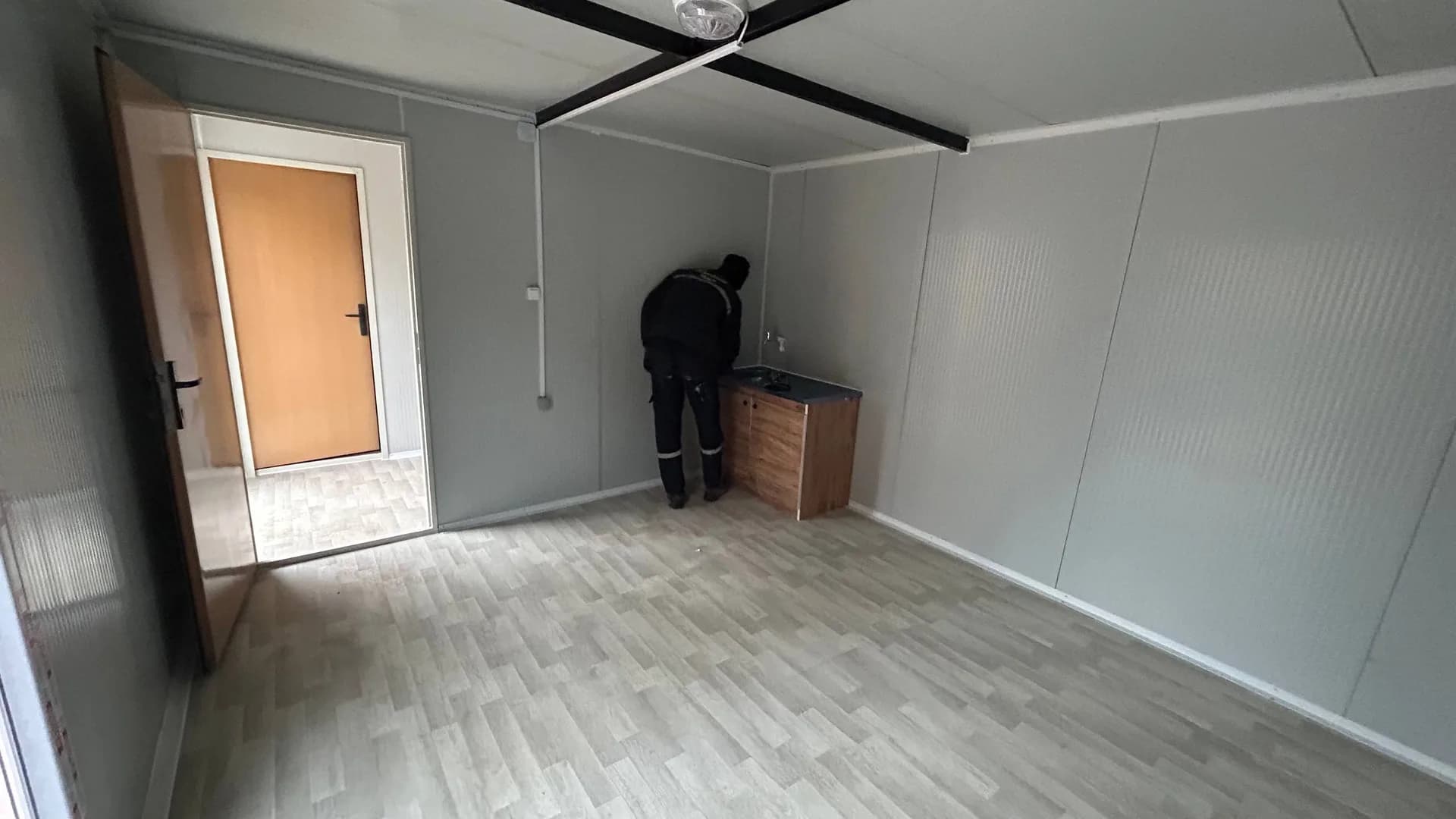 3.5x8m 28m² Tek Eğim Çatılı Antrasit Gri 1+1 Konteyner Ev · Beykoz thumbnail 8