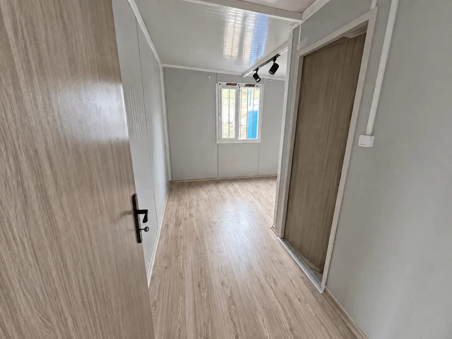 3.5x8m Birleşimli 56m² 2+1 Beyaz Konteyner Ev Projesi · Şile Kurfalı thumbnail 6