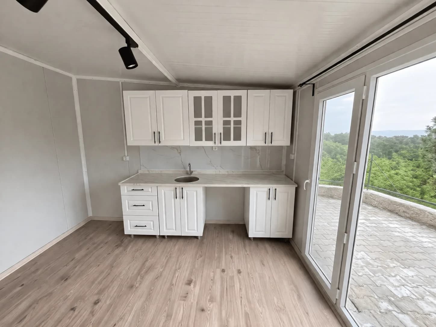 3.5x8m Birleşimli 56m² 2+1 Beyaz Konteyner Ev Projesi · Şile Kurfalı thumbnail 8