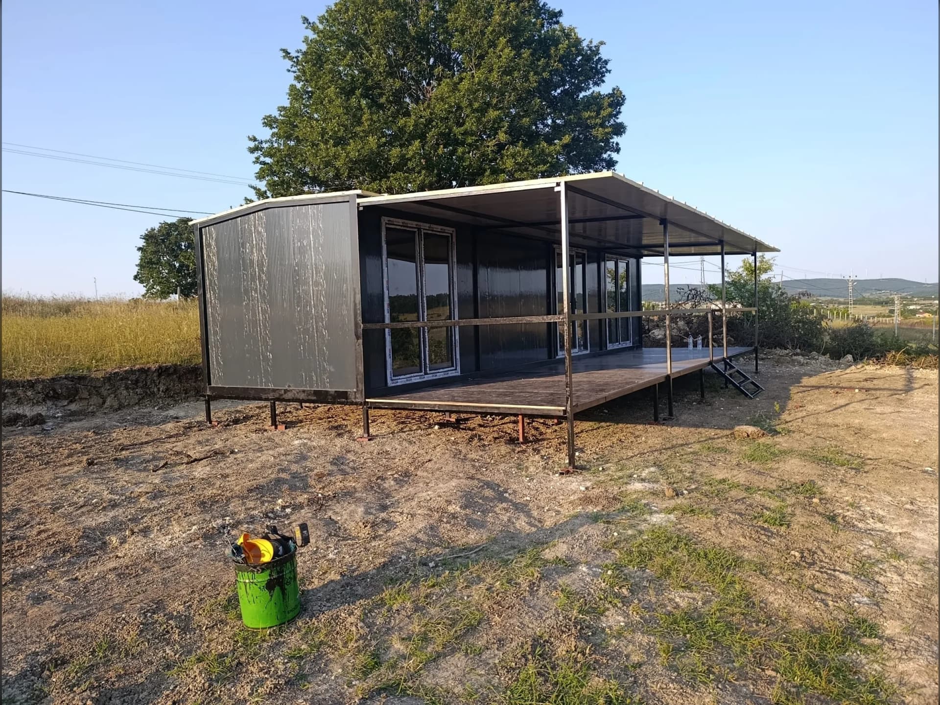 konteyner ev veranda ve dış cephe genel görünüm