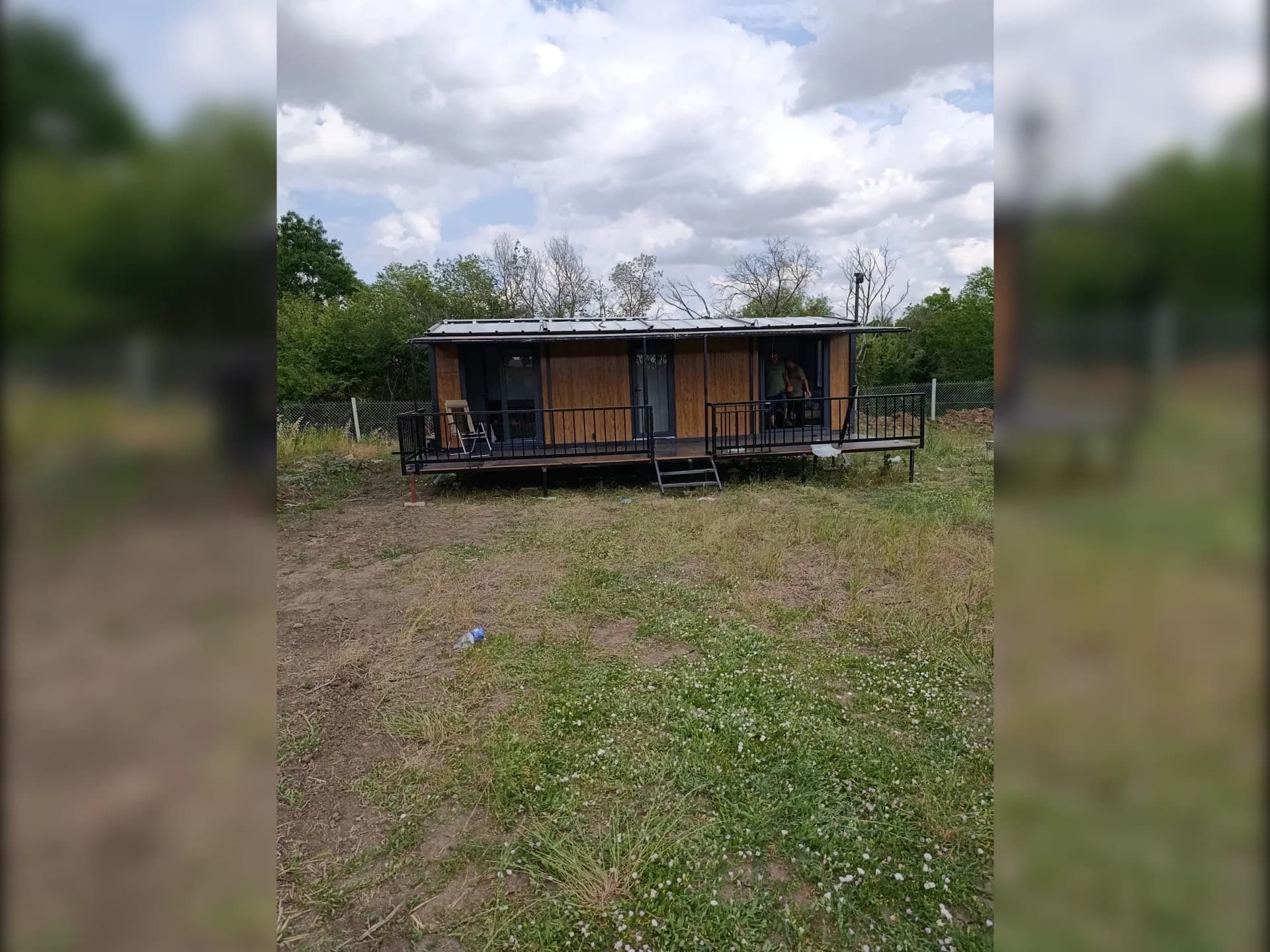 konteyner ev veranda alanı doğa içinde modern tasarım