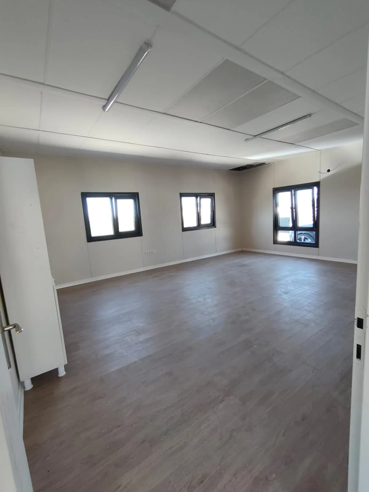 316m² Yön Yapı Silivri Çift Balkonlu Prefabrik Ofis Projesi thumbnail 11