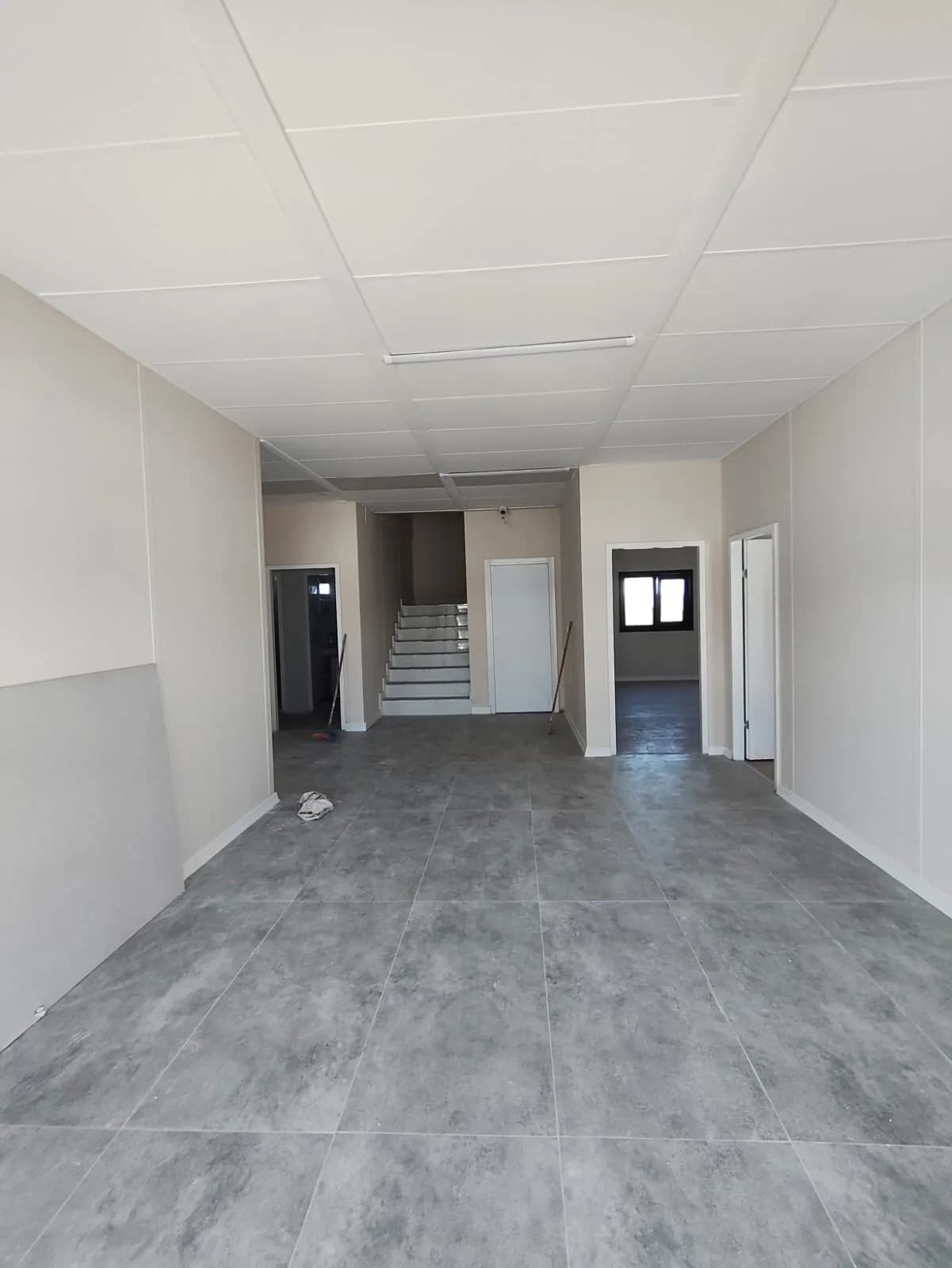 316m² Yön Yapı Silivri Çift Balkonlu Prefabrik Ofis Projesi thumbnail 12