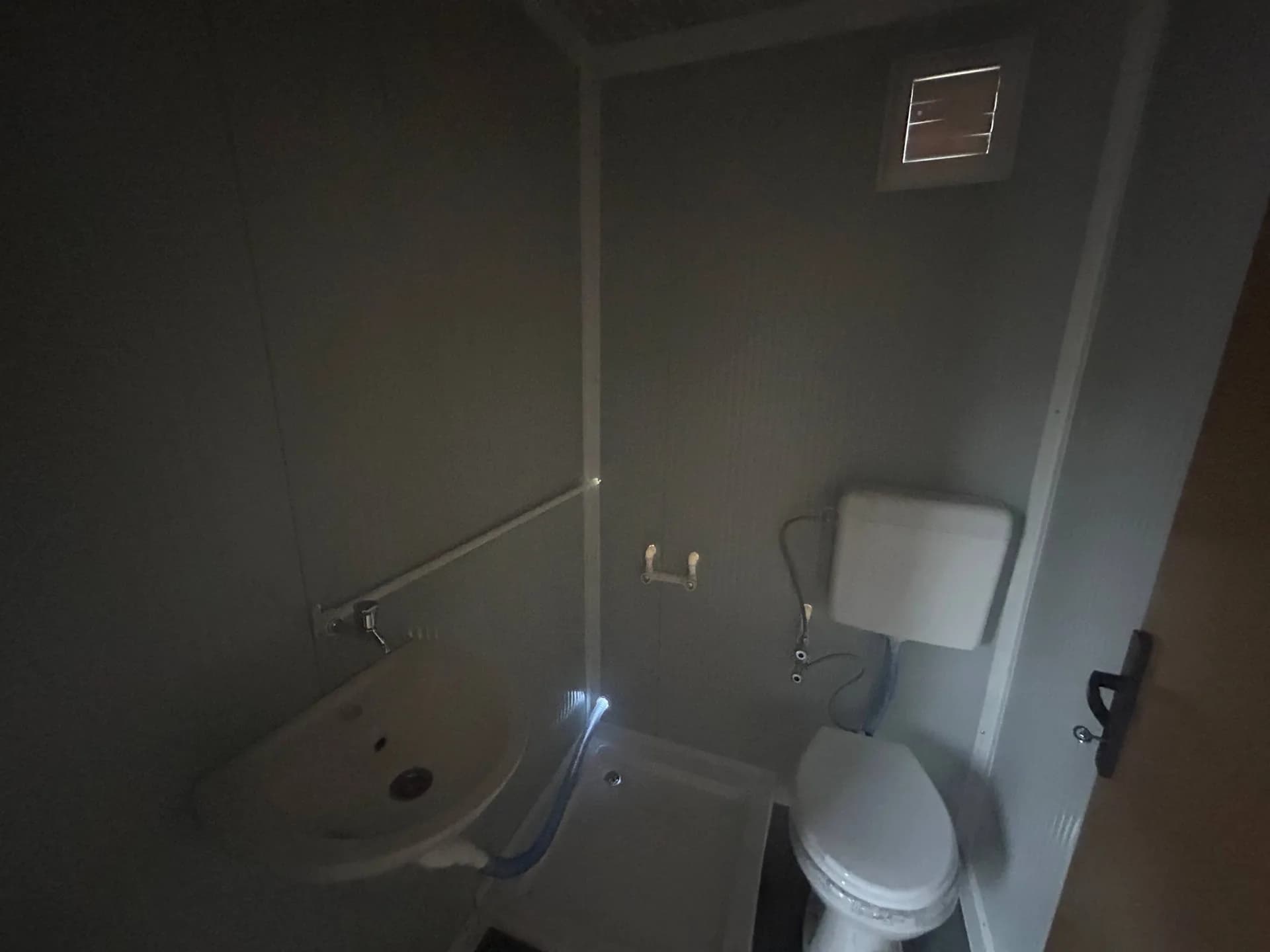 3x7m 21m² Kompozit Kaplama Şapka Detaylı Konteyner Ofis · Gaziosmanpaşa