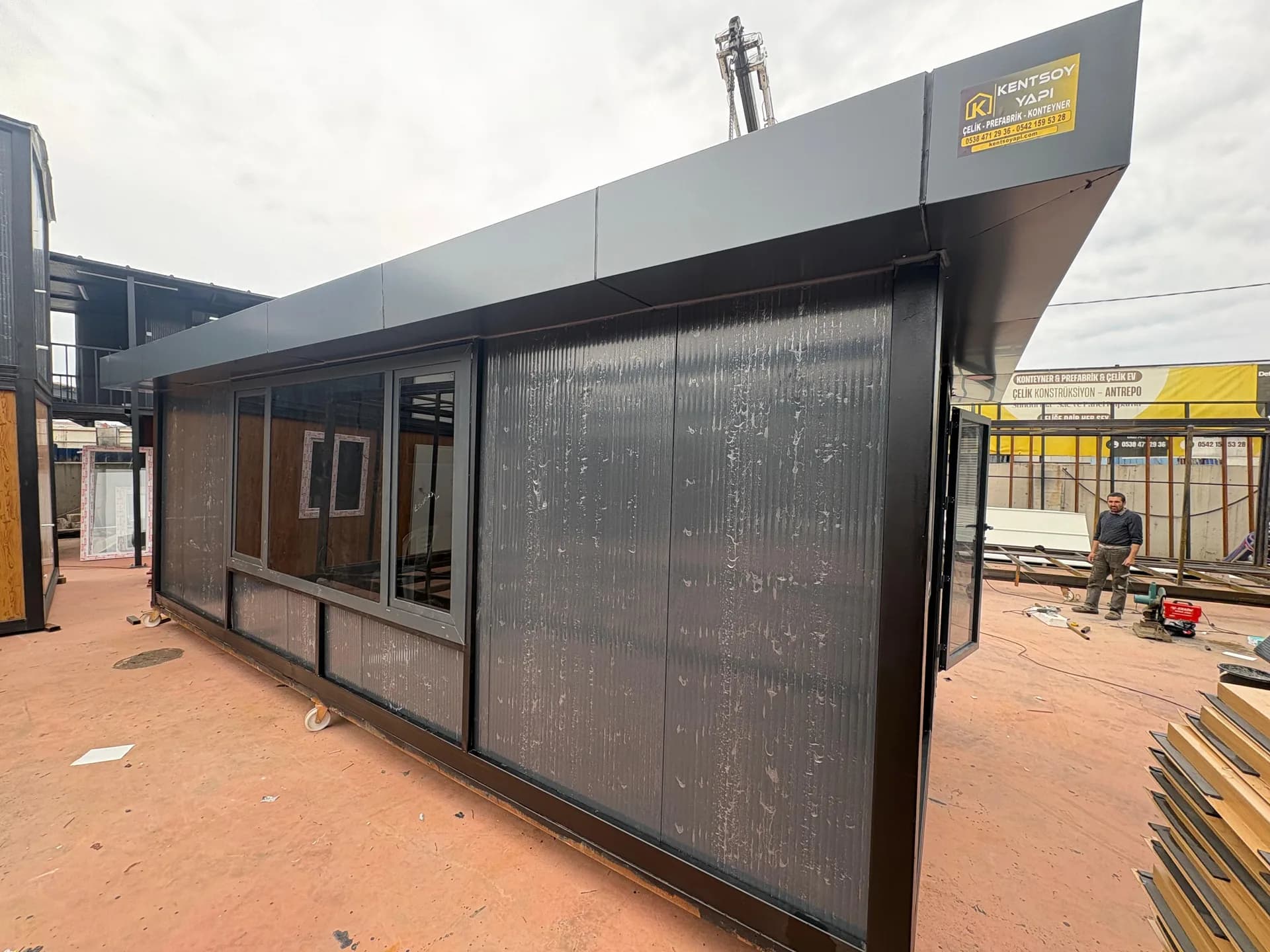 3x7m 21m² Ön Cephe Full Kompozit Harpuşta Detaylı Konteyner Ofis · Büyükçekmece thumbnail 3