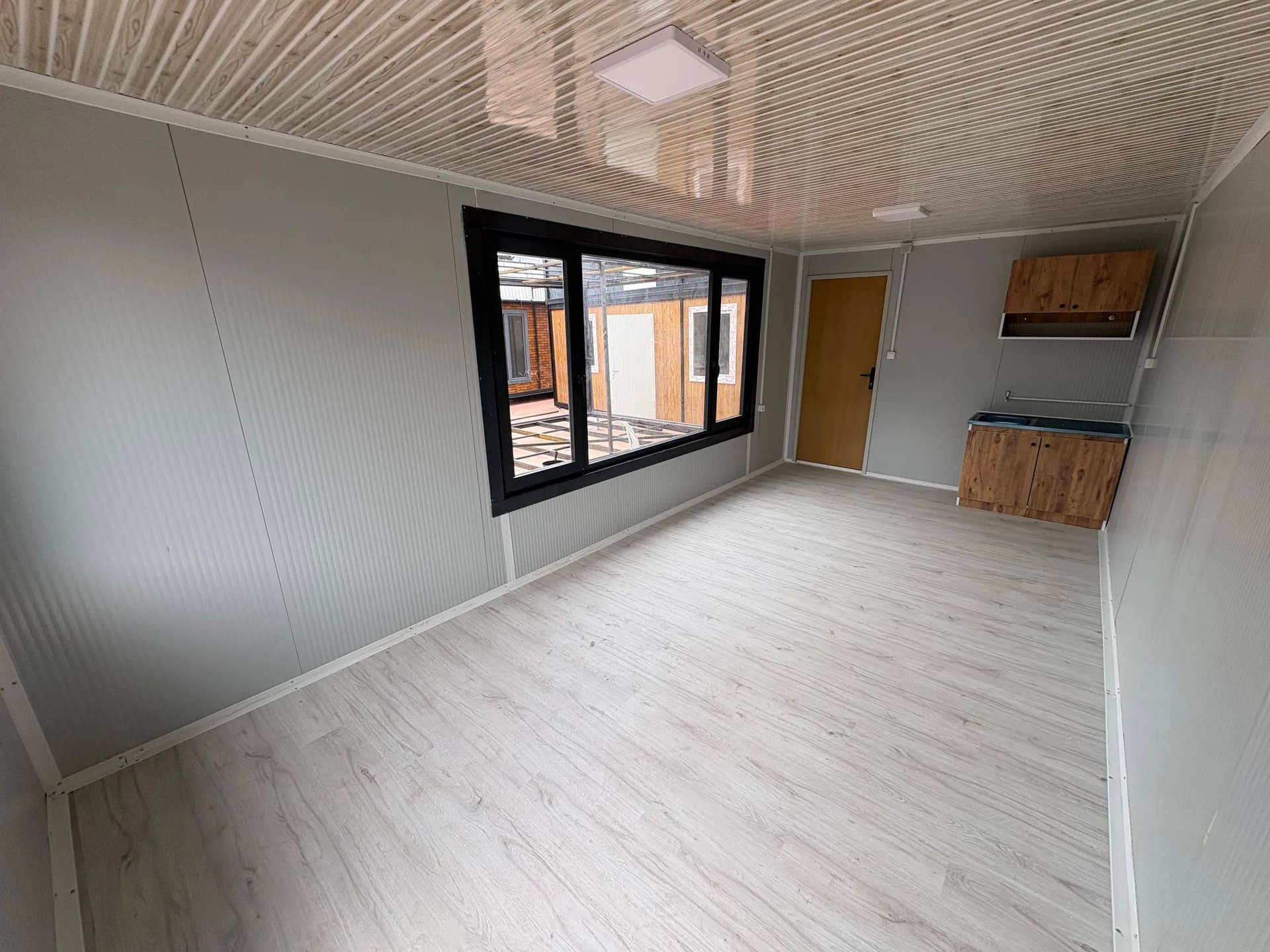 3x7m 21m² Ön Cephe Full Kompozit Harpuşta Detaylı Konteyner Ofis · Büyükçekmece thumbnail 8