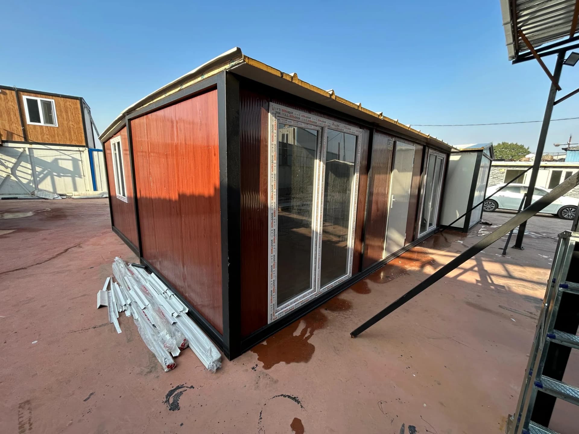 L şeklinde modüler 42 m2 konteyner ev dış tasarım