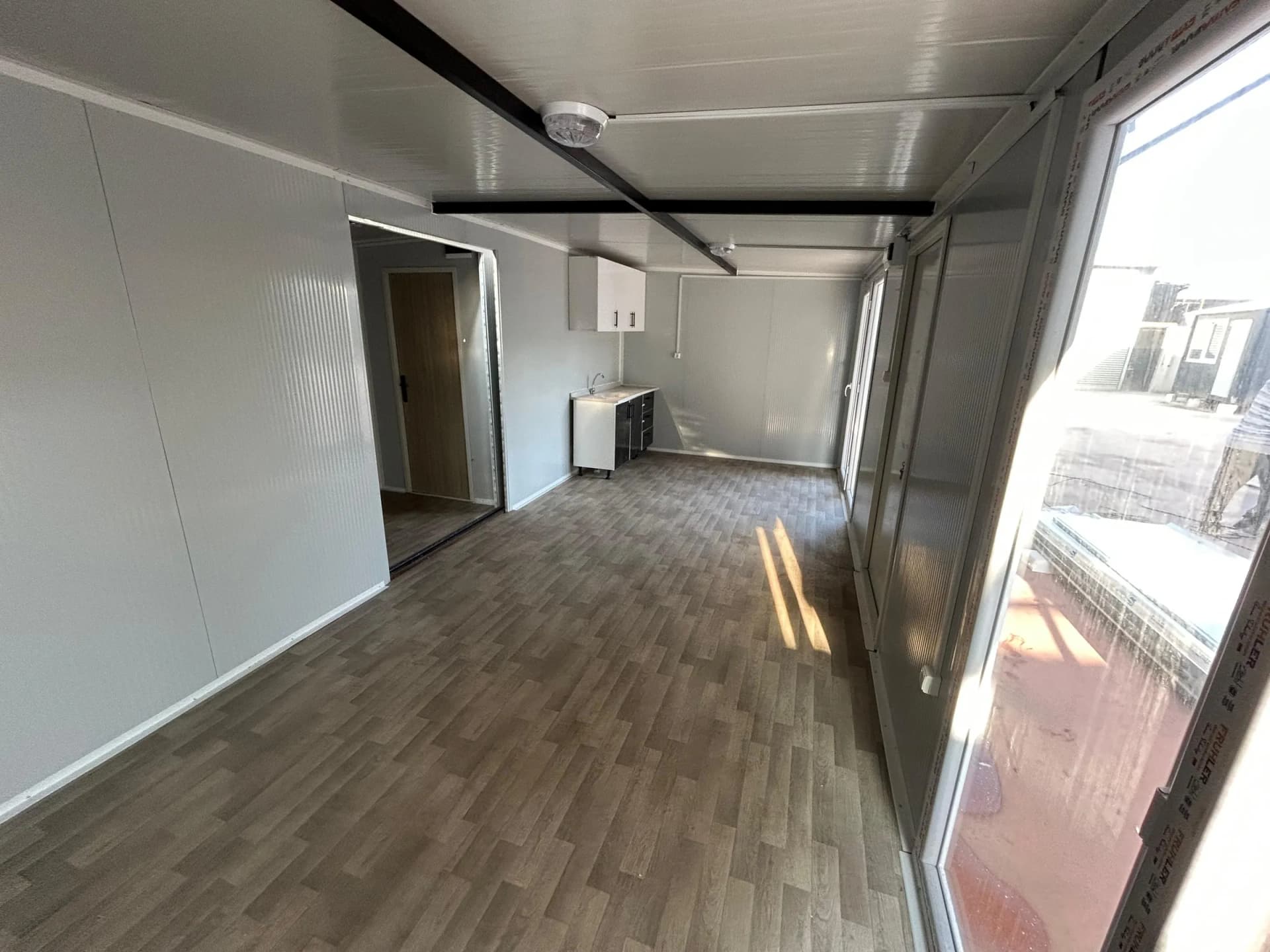 42 m2 çelik ev salon ve mutfak birleşik alan
