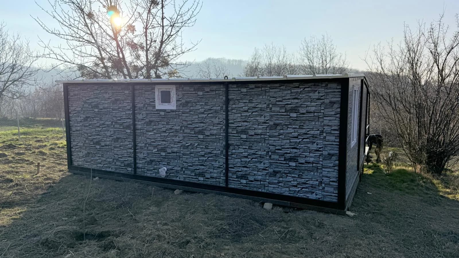 42m² Ev + 14m² Verandalı 56m² Gri Taş Desenli Konteyner Ev · Bilecik Pazaryeri thumbnail 11