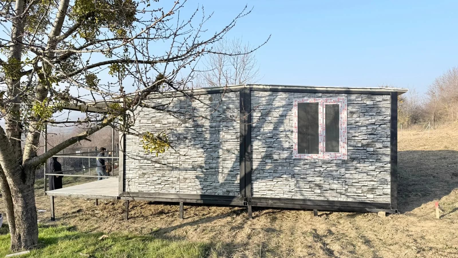 42m² Ev + 14m² Verandalı 56m² Gri Taş Desenli Konteyner Ev · Bilecik Pazaryeri thumbnail 5