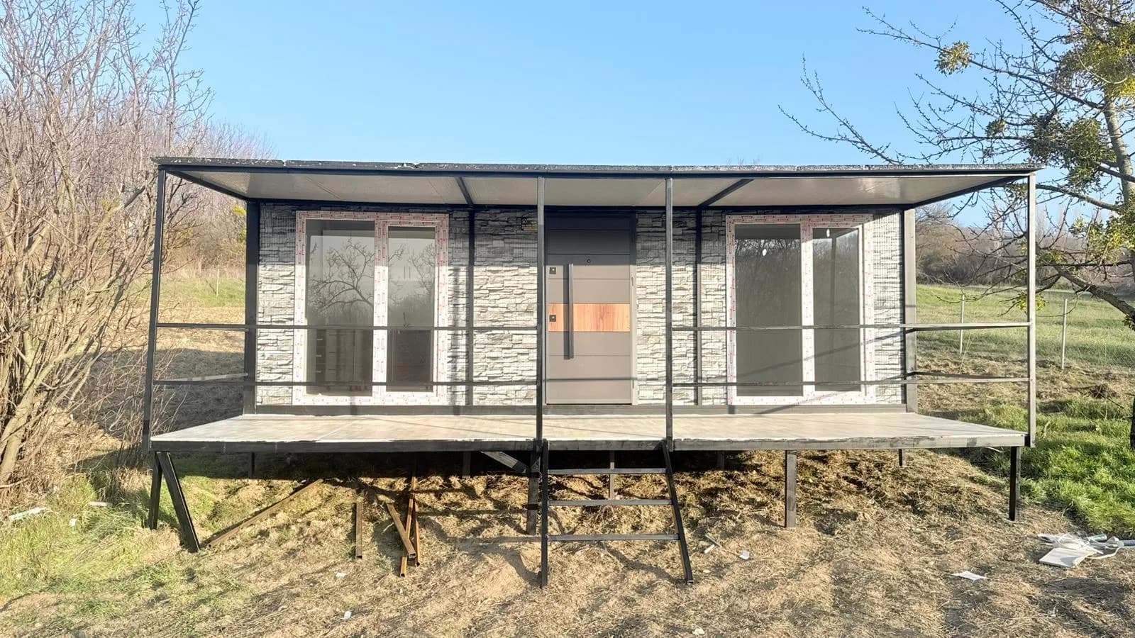 42m² Ev + 14m² Verandalı 56m² Gri Taş Desenli Konteyner Ev · Bilecik Pazaryeri thumbnail 7