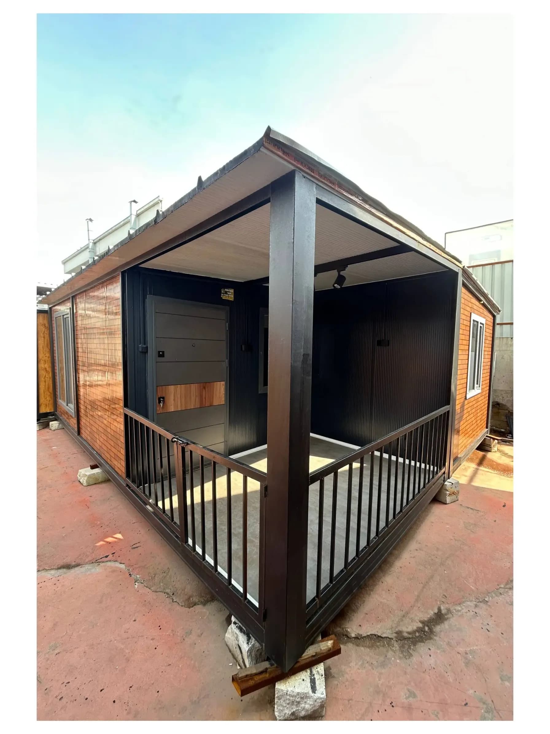 42m2 2+1 Veranda'lı Prefabrik Konteyner Ev