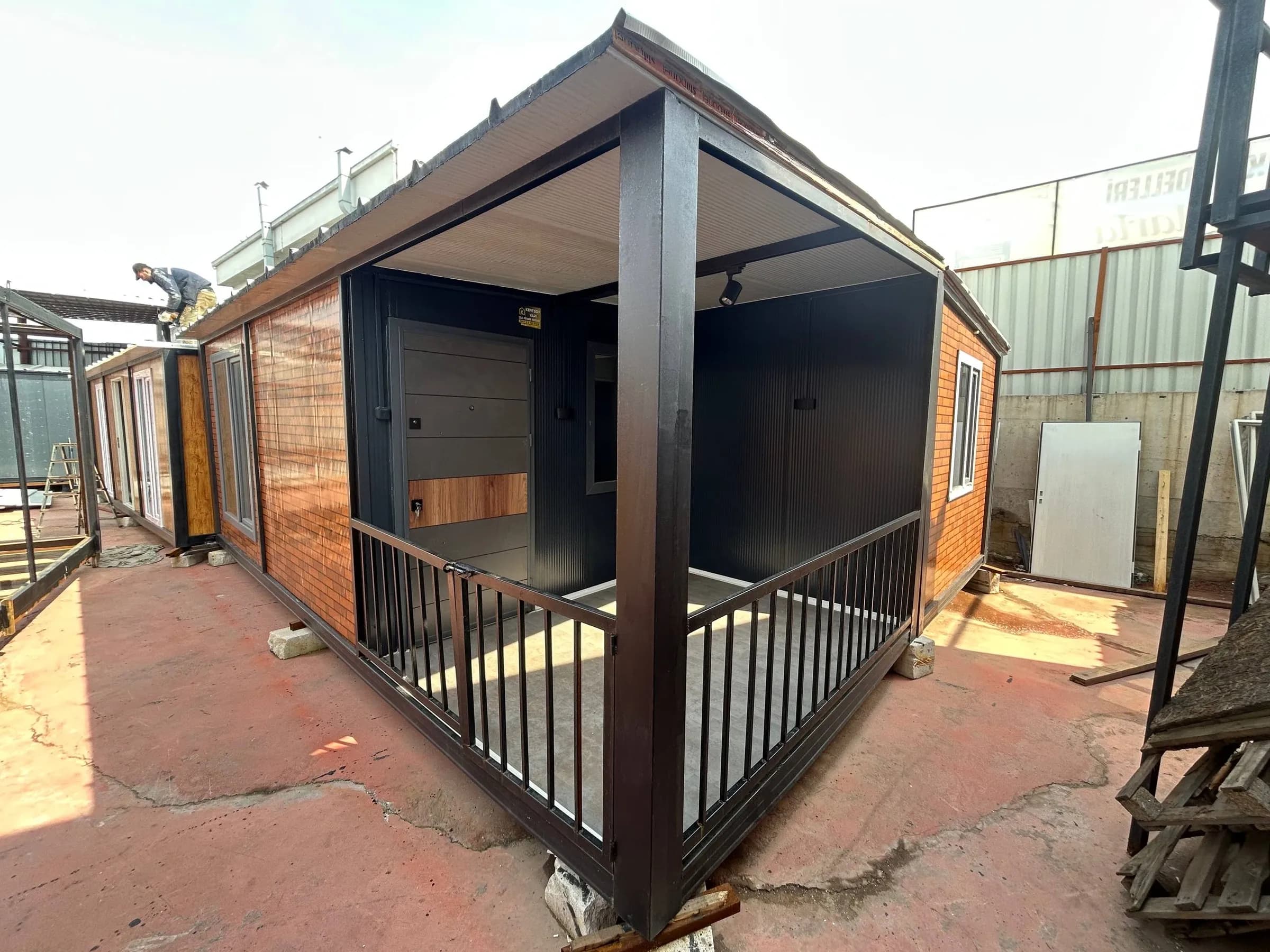 42m2 2+1 Veranda'lı Prefabrik Konteyner Ev - Görsel 1