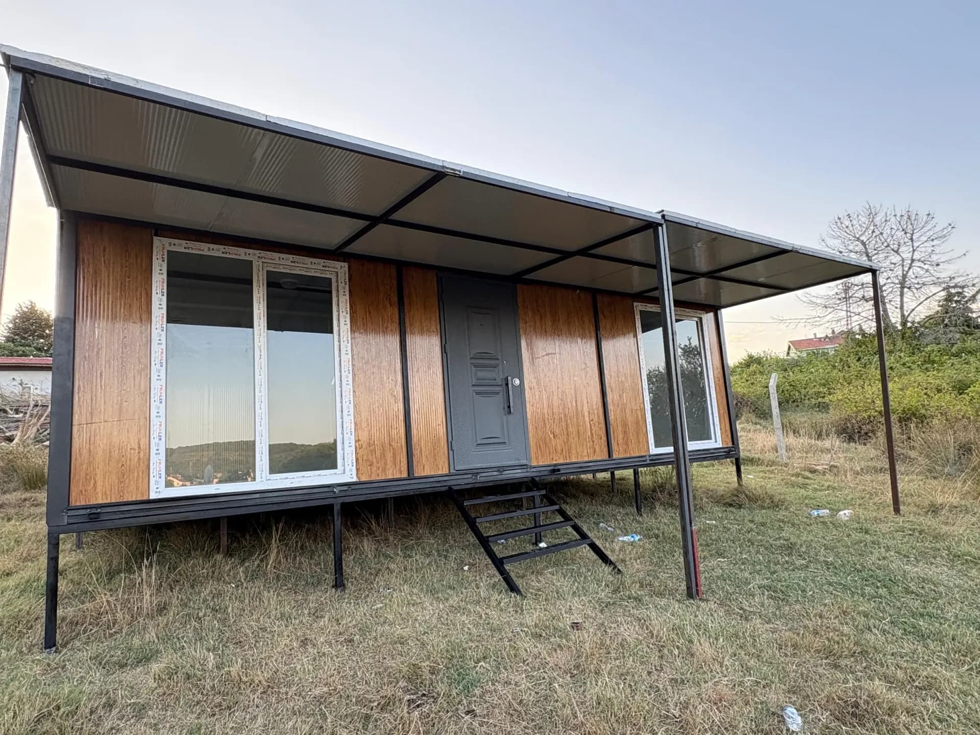 konteyner ev sundurma cephe görünüm modern tasarım