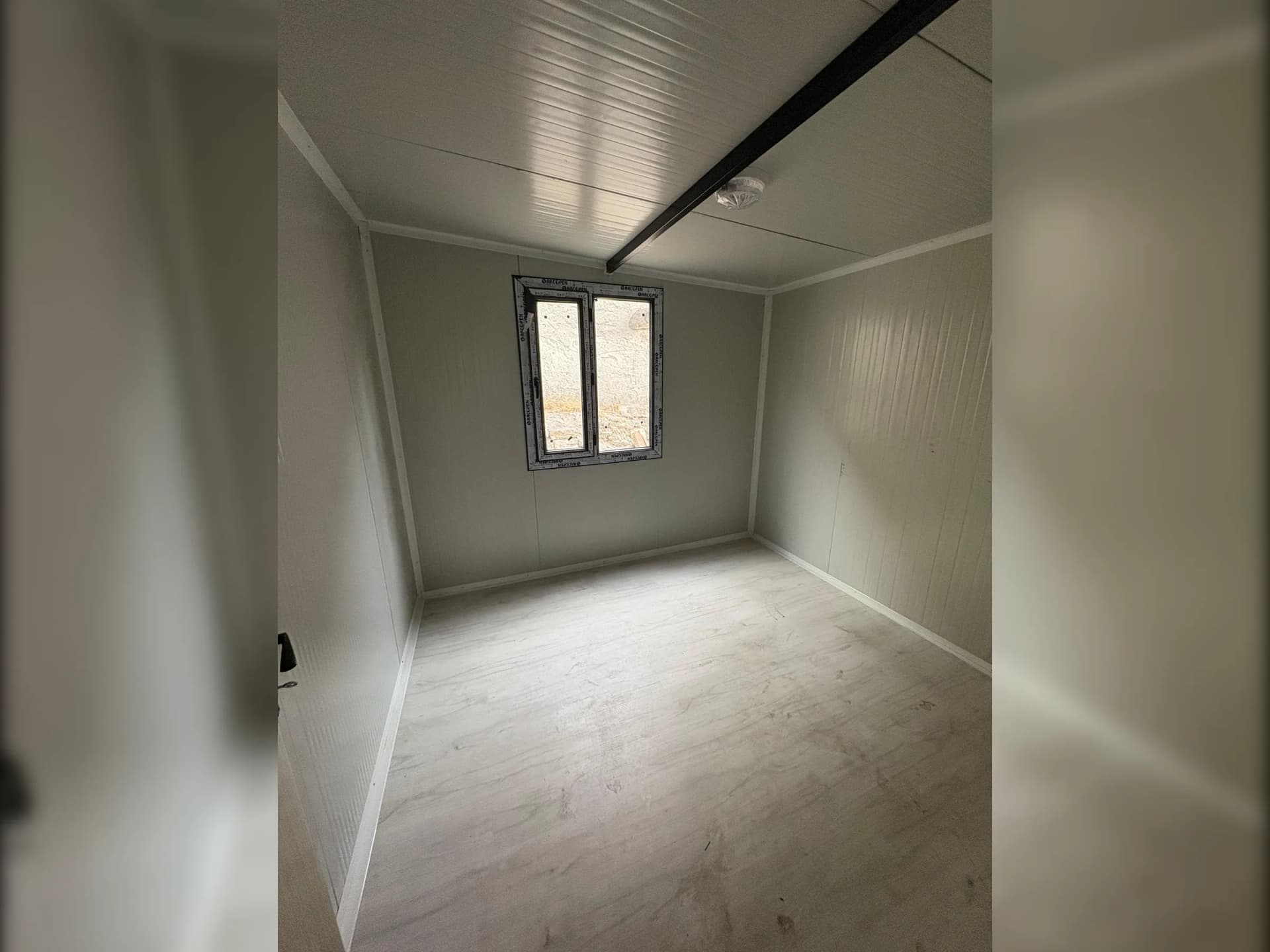 konteyner ev iç oda sade modern tasarım