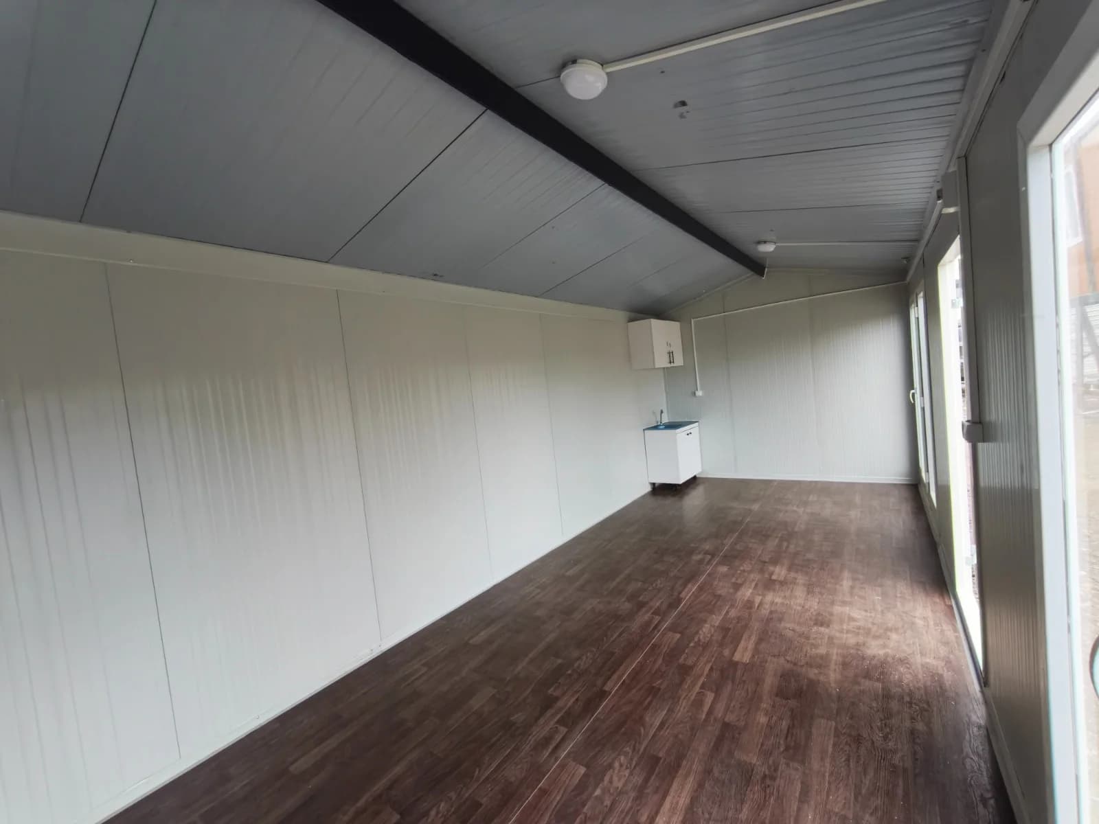 7x3 (21m²) Beşik Çatı Fransız Cam Tipi Konteyner Ofis - İç Mekan ve Donanım Detayı 10