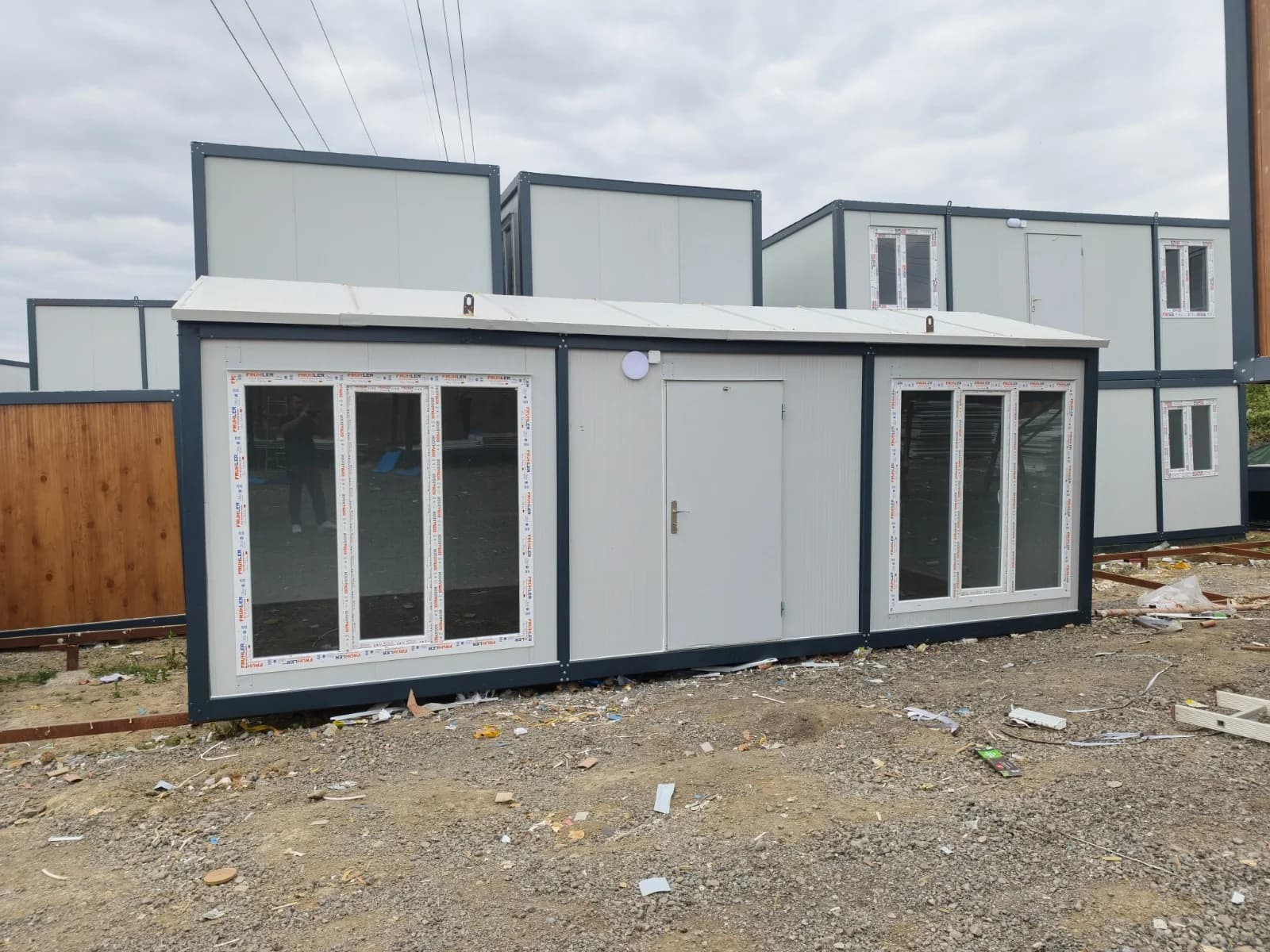 7x3 (21m²) Beşik Çatı Fransız Cam Tipi Konteyner Ofis - İç Mekan ve Donanım Detayı 3