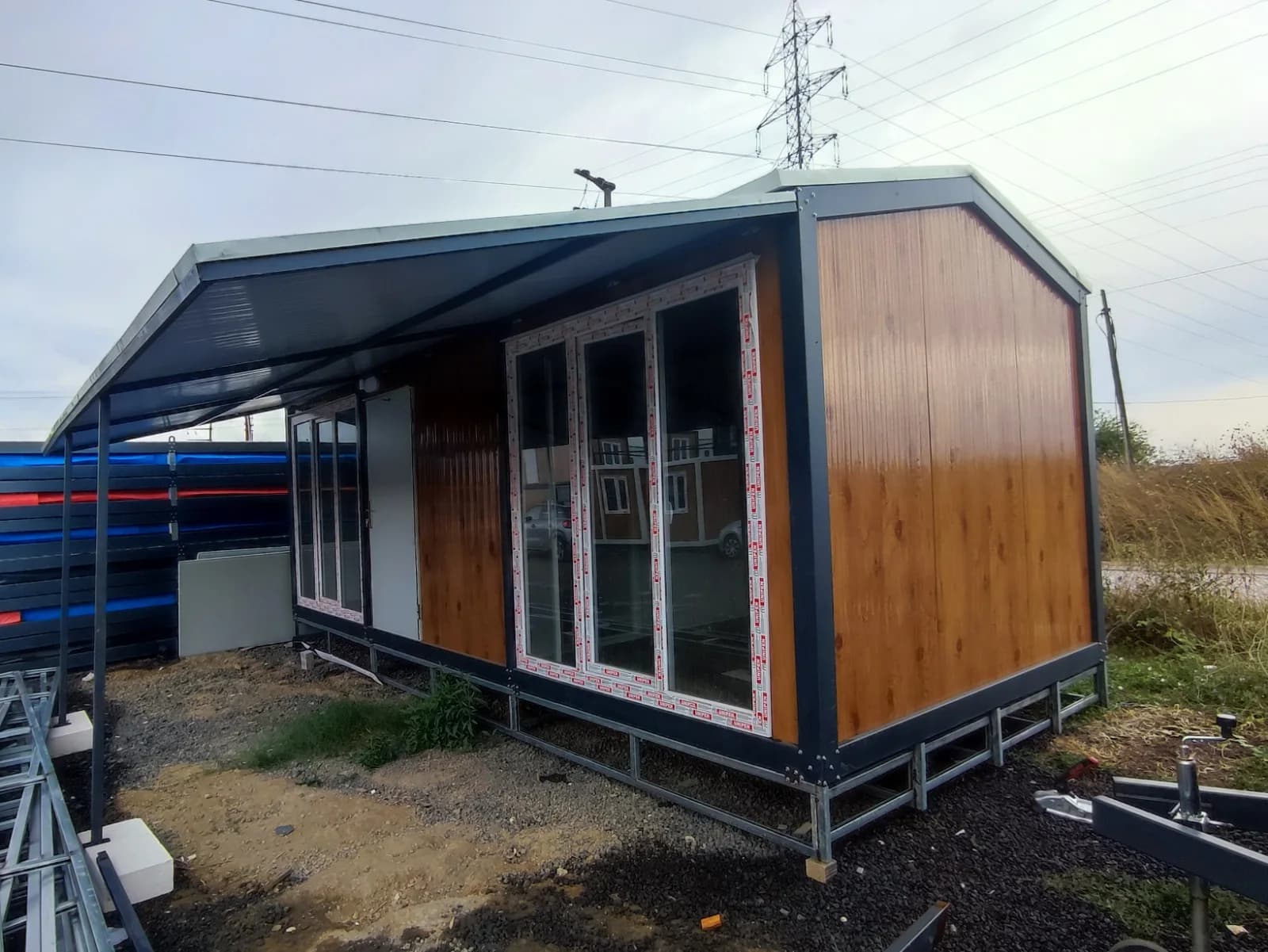 7x3 (21m²) Beşik Çatı Fransız Cam Tipi Konteyner Ofis - İç Mekan ve Donanım Detayı 5