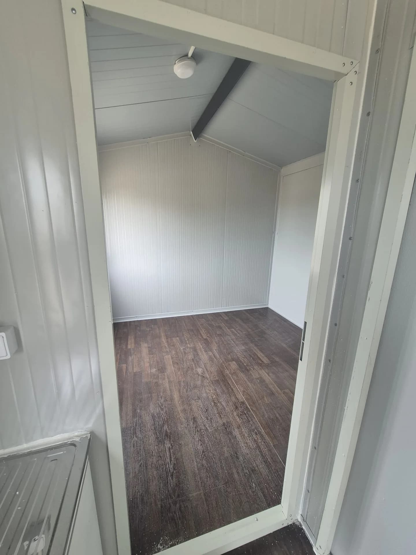 7x3 (21m²) Demonte 1+1 Beşik Çatı Konteyner Ofis - Ev - İç Mekan ve Donanım Detayı 13