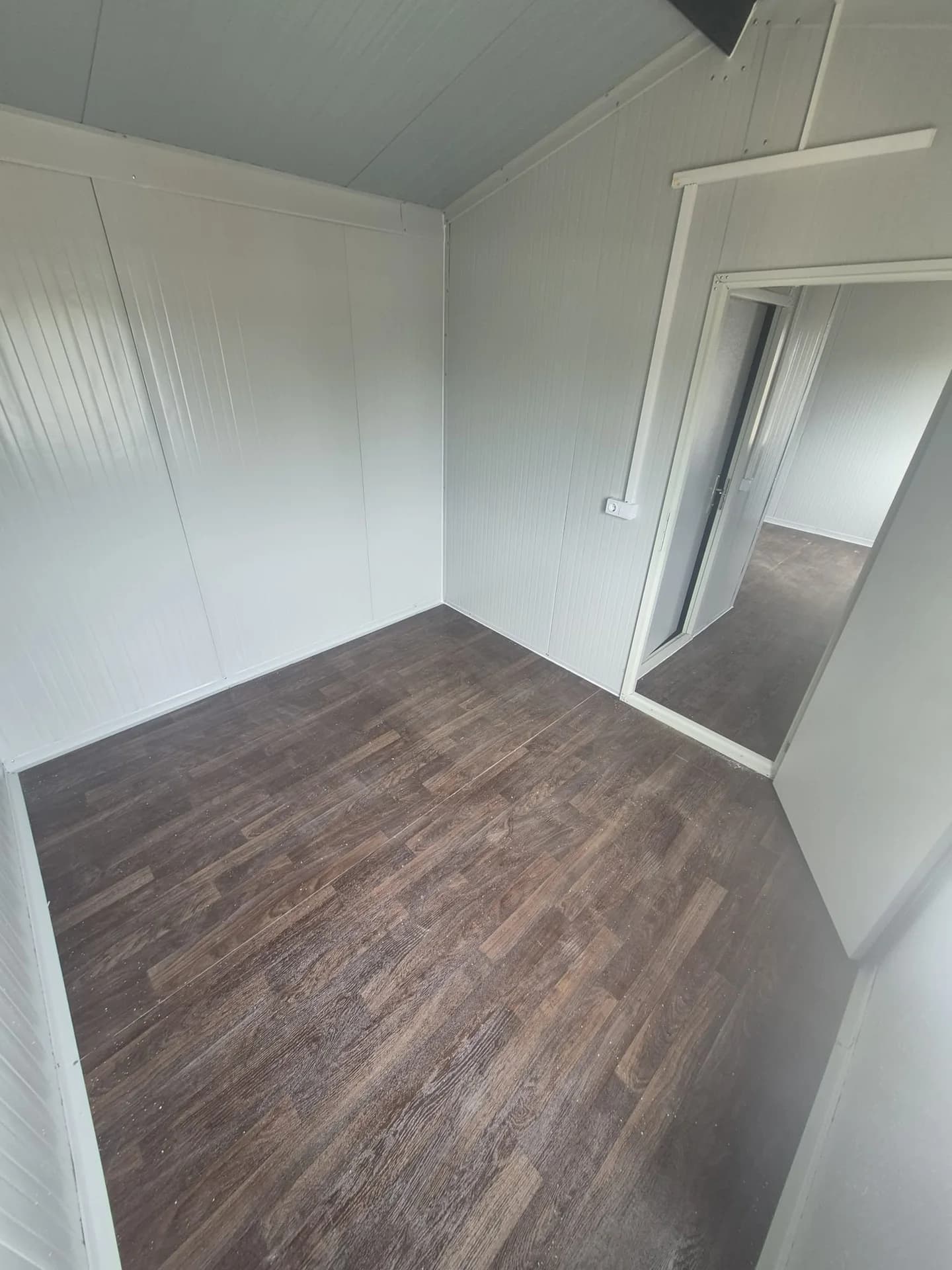 7x3 (21m²) Demonte 1+1 Beşik Çatı Konteyner Ofis - Ev - İç Mekan ve Donanım Detayı 15