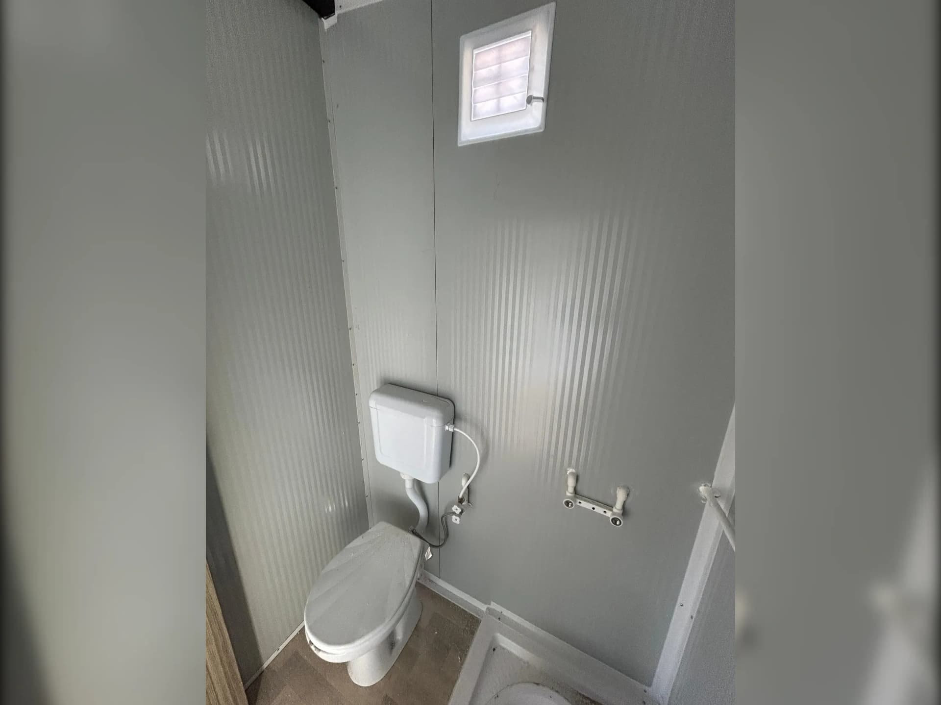 konteyner ev banyo wc alanı modern tasarım
