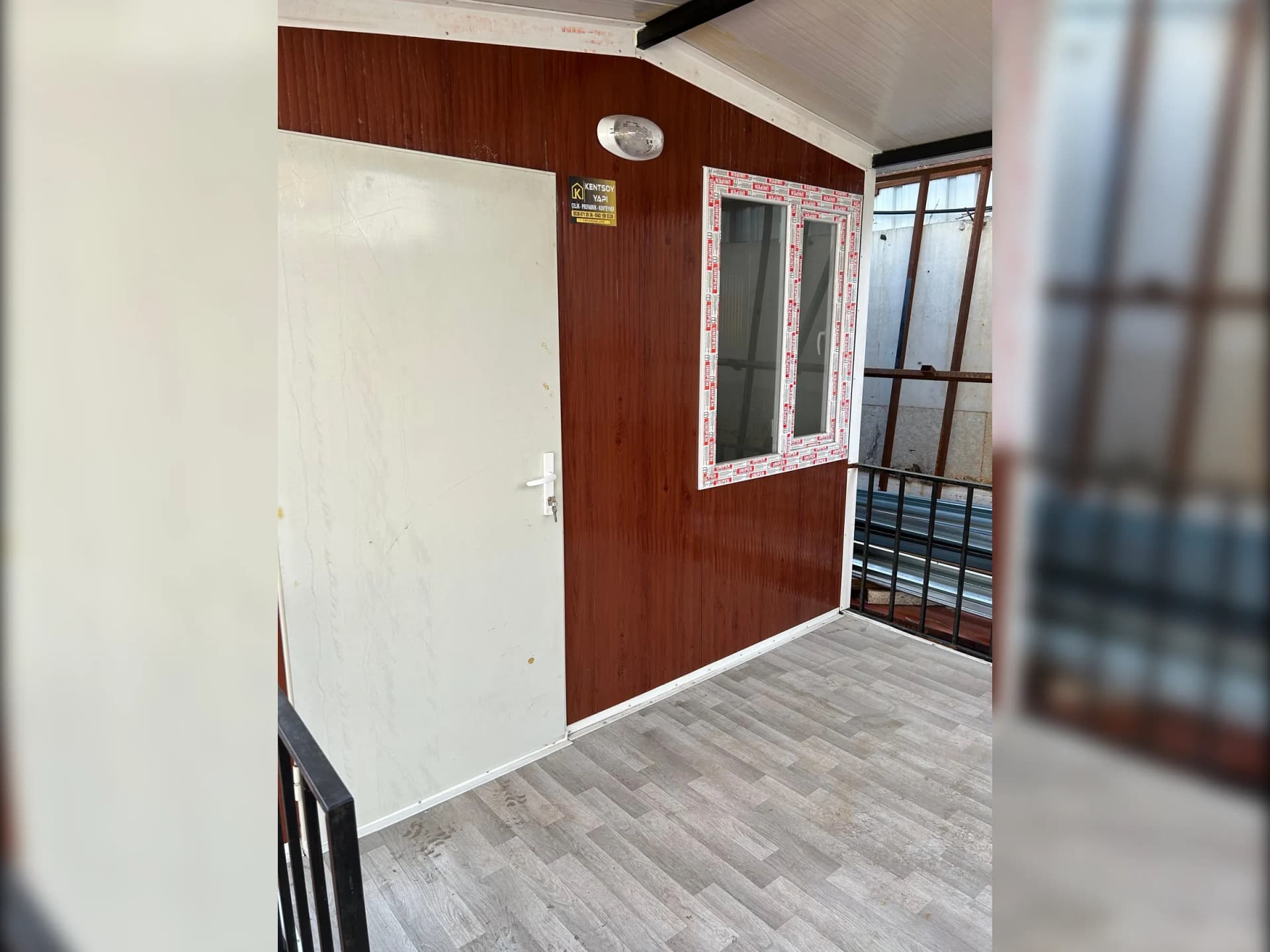 21m2 konteyner ev iç mekan verandalı model giriş alanı modern konteyner ev