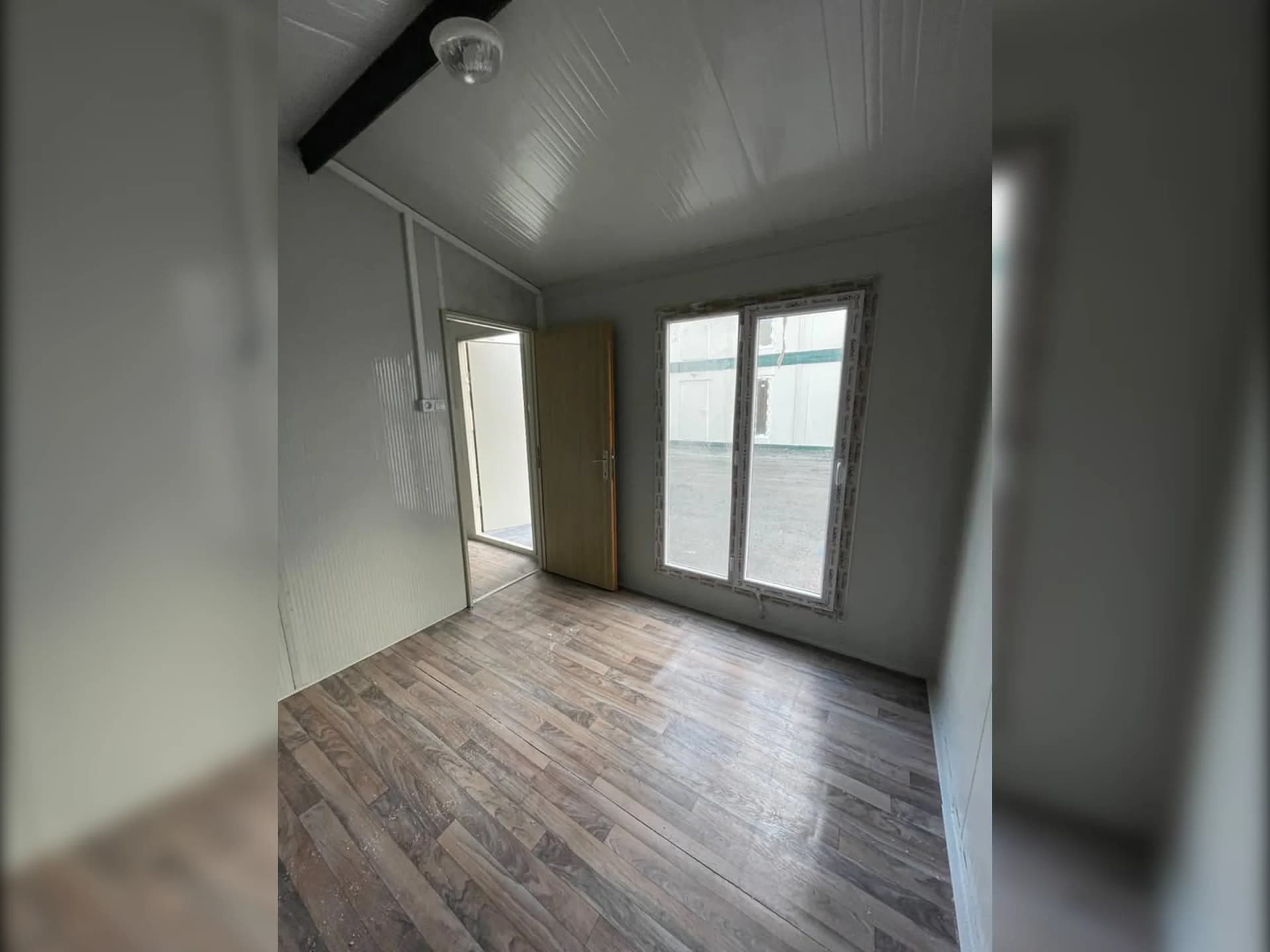 konteyner ev iç oda modern ve aydınlık tasarım