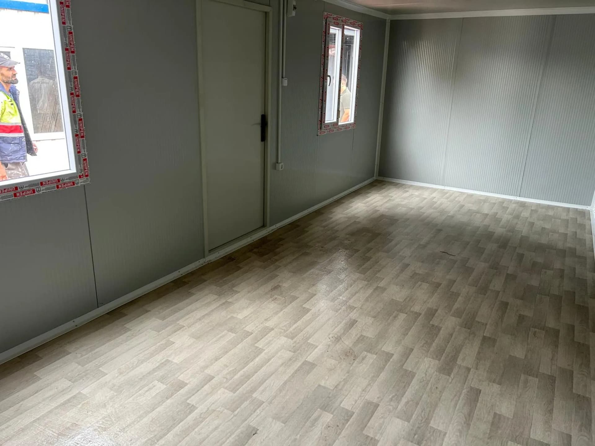 konteyner ofis iç oda laminat zemin detay