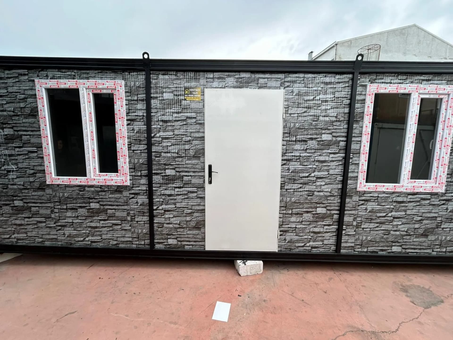 21m2 şantiye konteyner ofis gri taş desen dış cephe 7x3 konteyner yapı