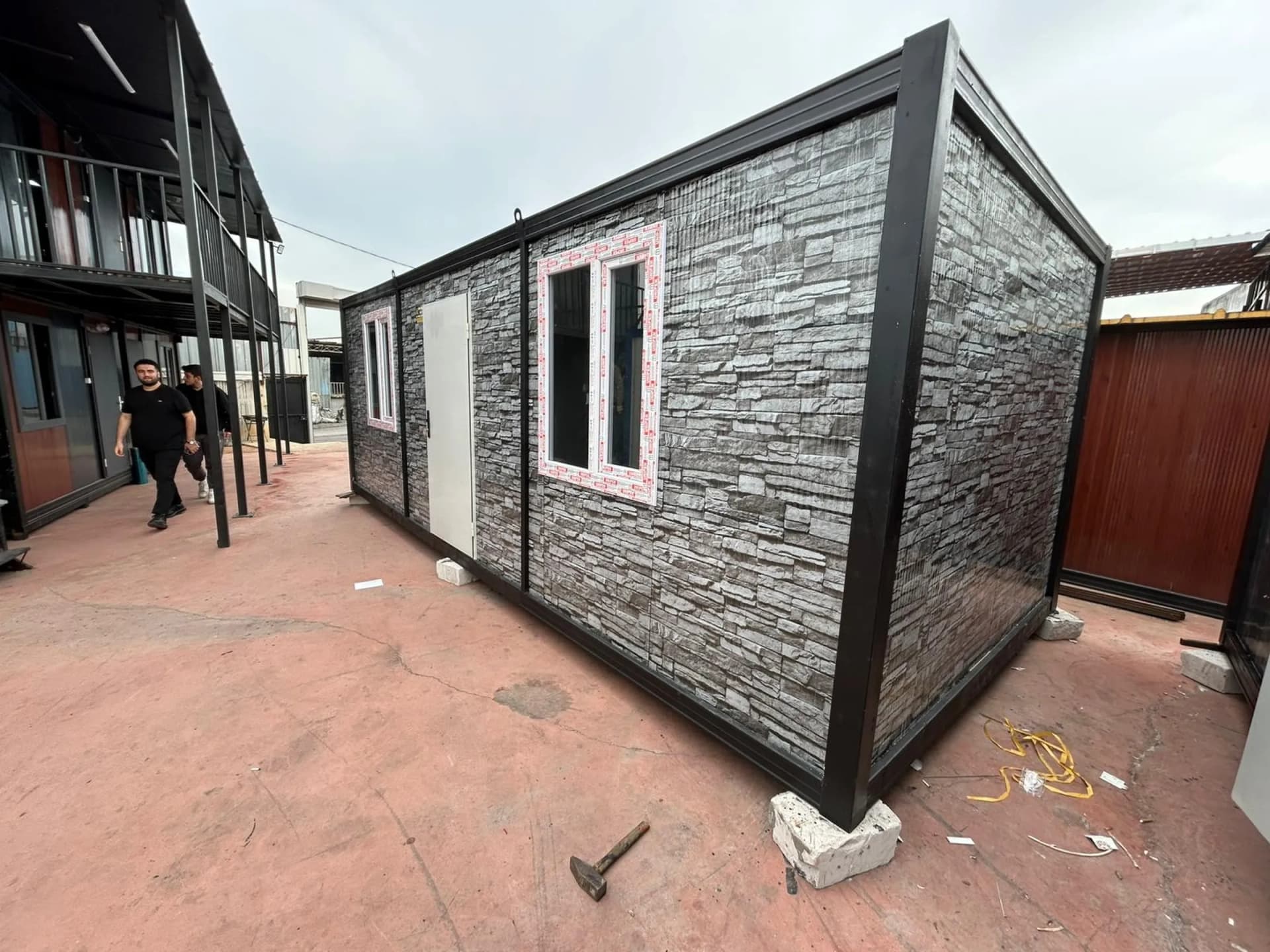 konteyner ofis köşe görünüm modern tasarım
