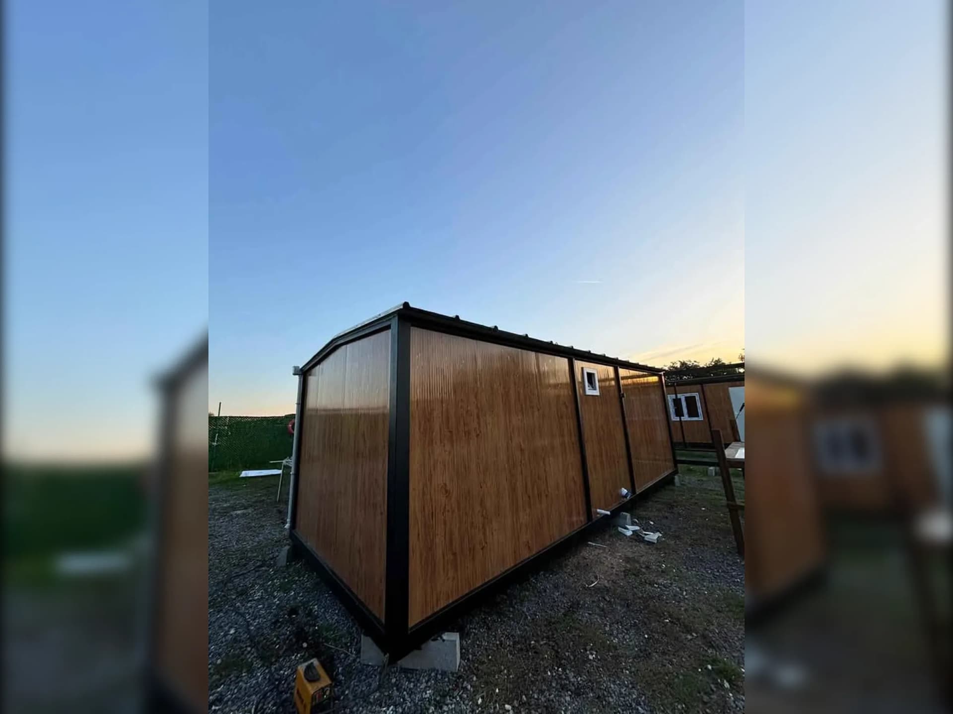 konteyner ev arka cephe görünümü modern tasarım