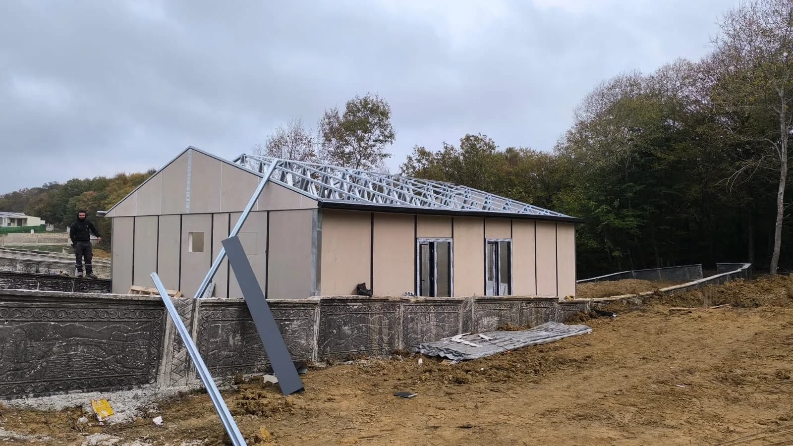 84m² Tepe Manayır Köyü Metal Kiremit Çatılı Prefabrik Konut Projesi thumbnail 11