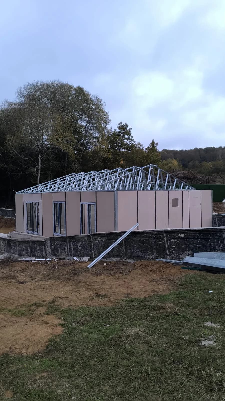 84m² Tepe Manayır Köyü Metal Kiremit Çatılı Prefabrik Konut Projesi thumbnail 12