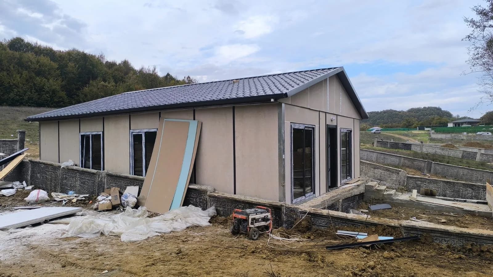 84m² Tepe Manayır Köyü Metal Kiremit Çatılı Prefabrik Konut Projesi thumbnail 6
