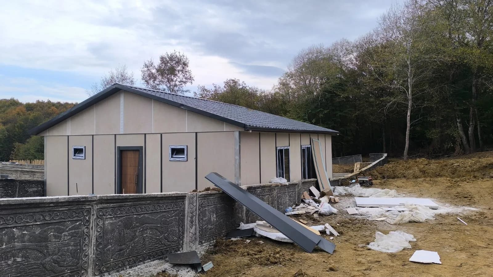 84m² Tepe Manayır Köyü Metal Kiremit Çatılı Prefabrik Konut Projesi thumbnail 7