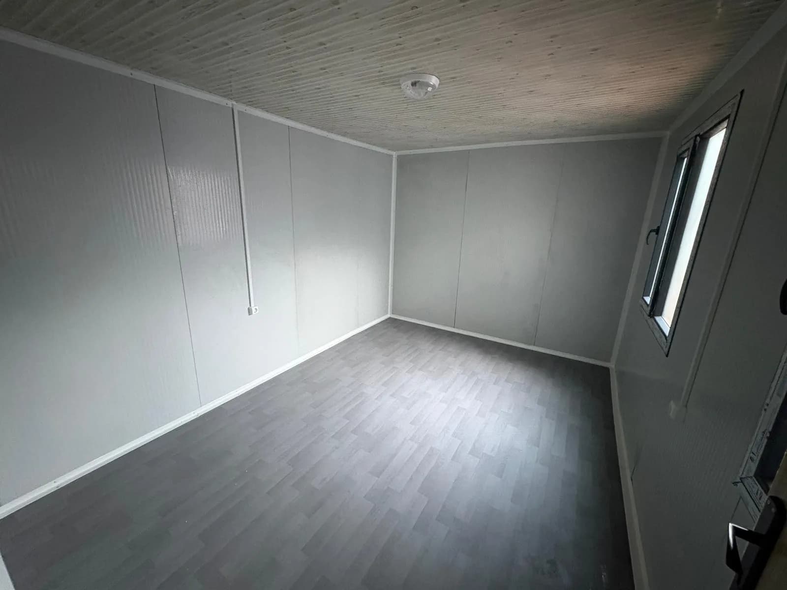 8x3m 24m² Panjur Detaylı 1+1 Premium Konteyner Ofis · Edirne thumbnail 3