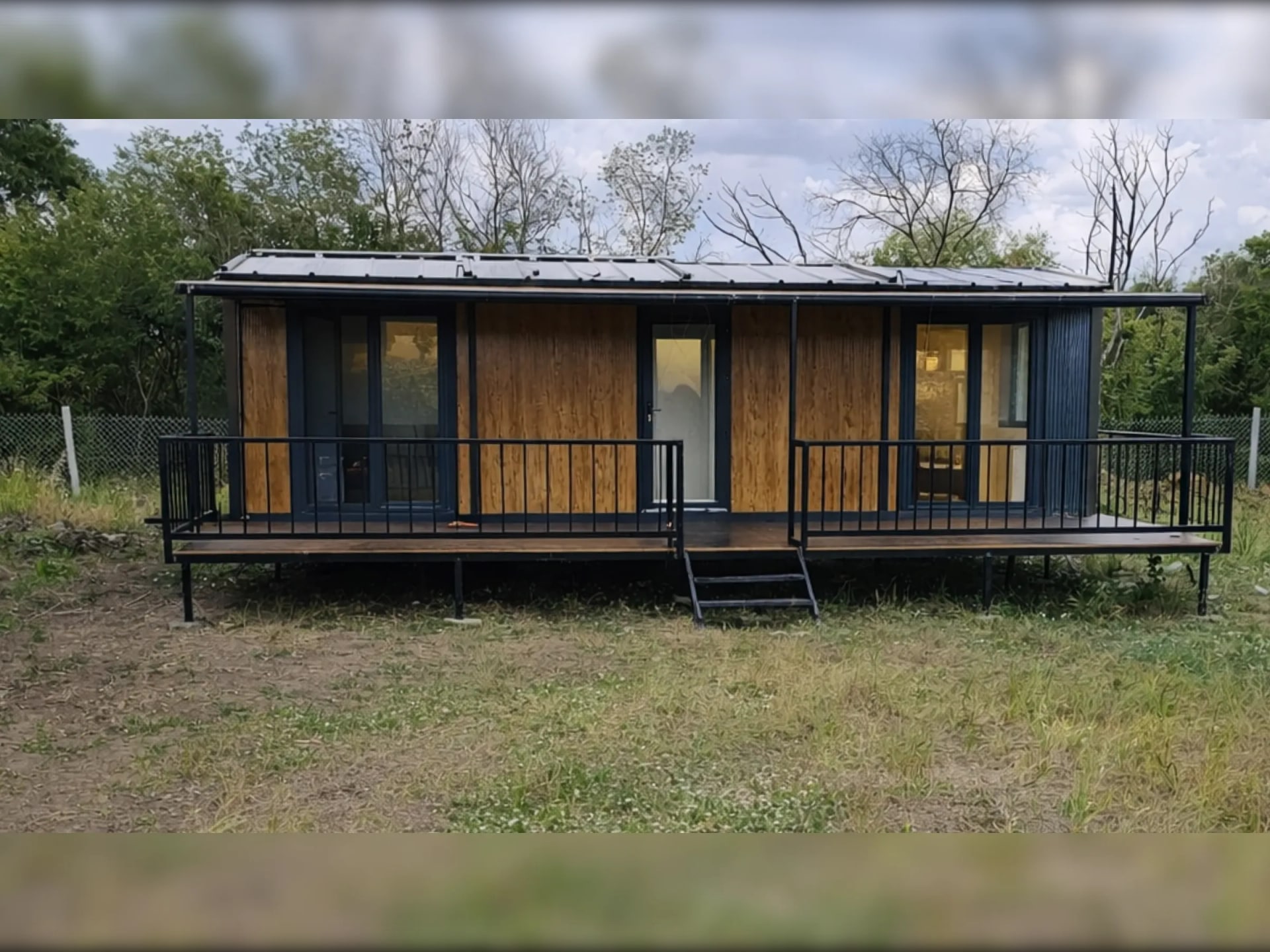 30 m2 konteyner ev 25 m2 veranda açık ahşap dış görünüm