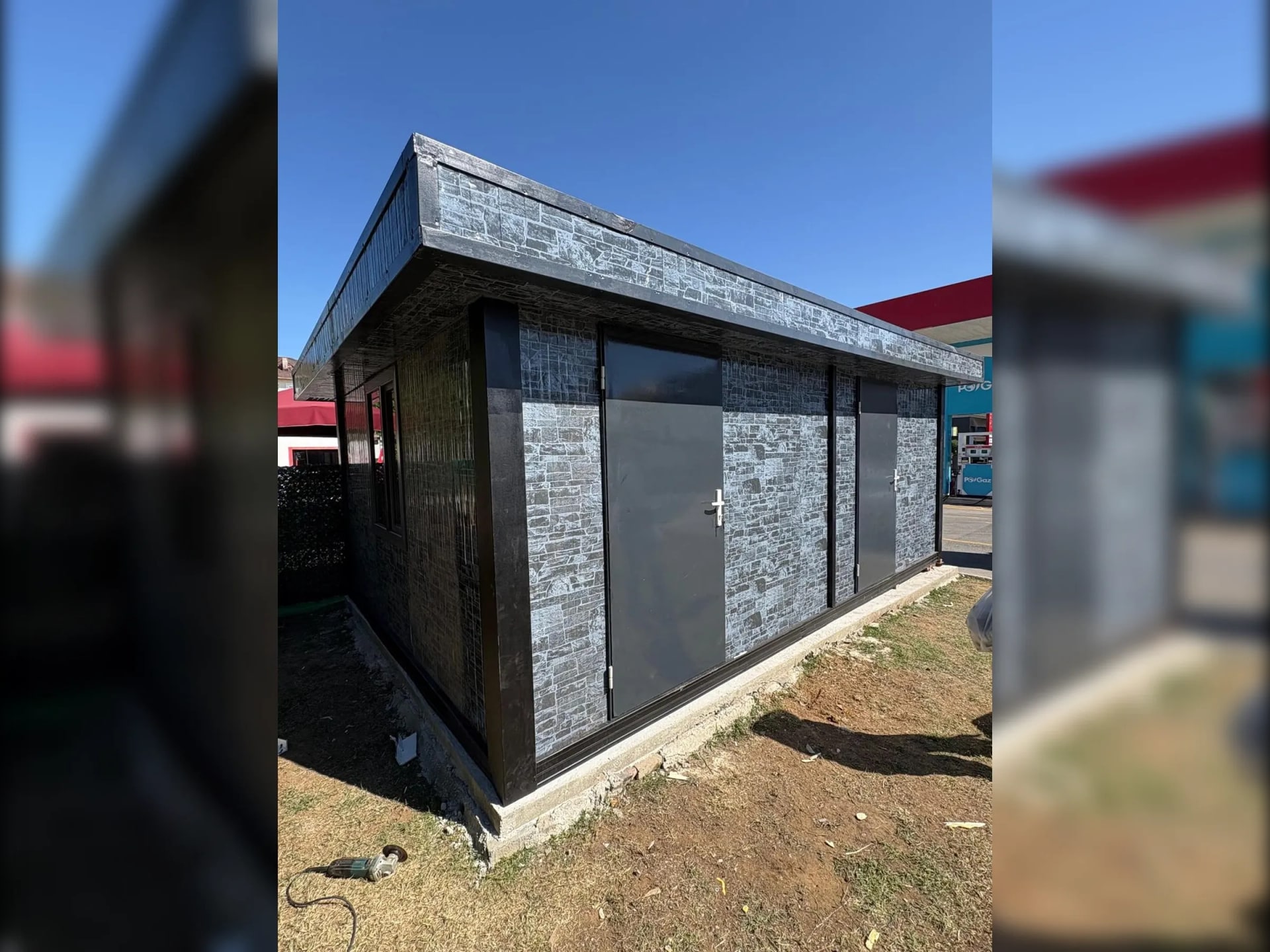 6x4 24m2 konteyner ofis parapetli mavi taş desen dış cephe