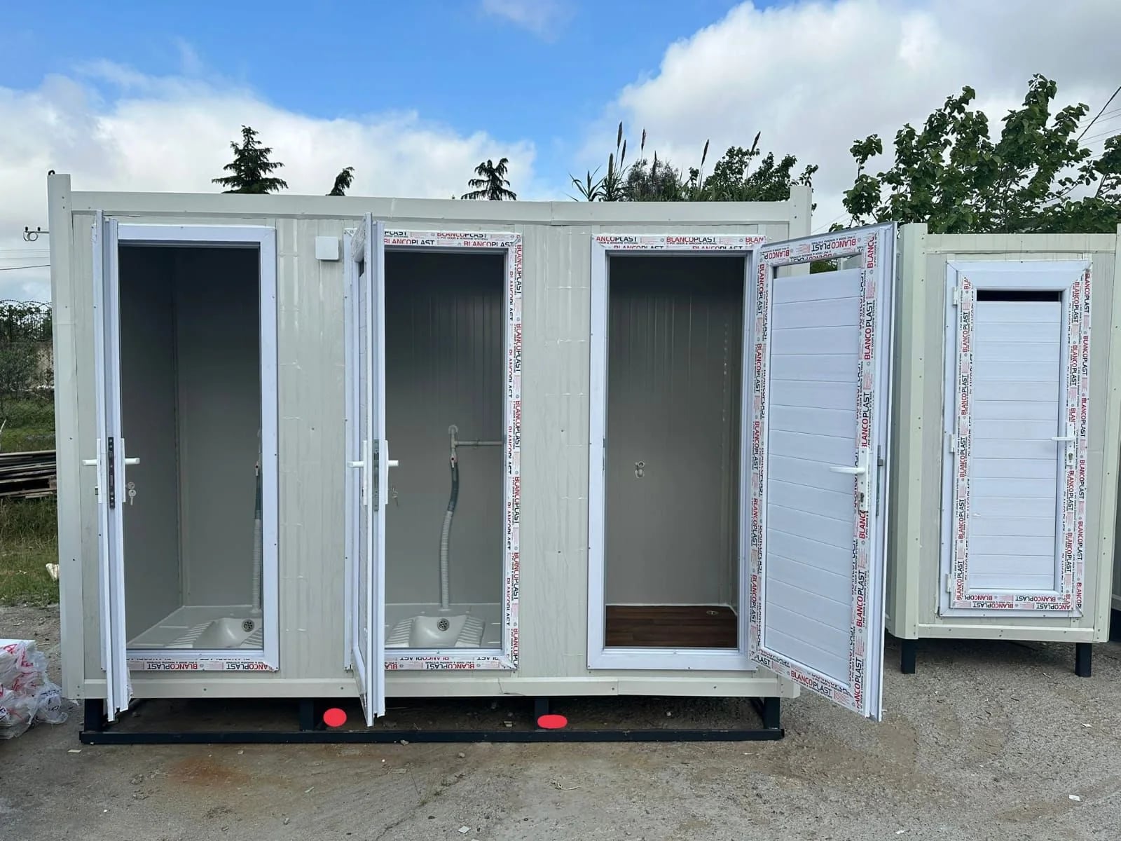110x310 3lü Duş Kabini - İç Mekan ve Tesisat Detayı 1