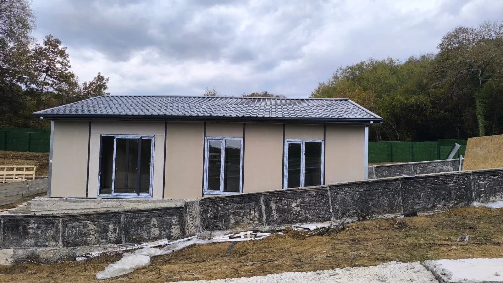 84m² Tepe Manayır Köyü Metal Kiremit Çatılı Prefabrik Konut Projesi görsel 2
